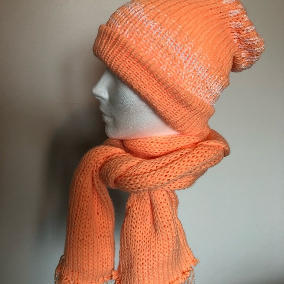 Knitted hats and scarf set. Handmade. - Picture 8 of 8